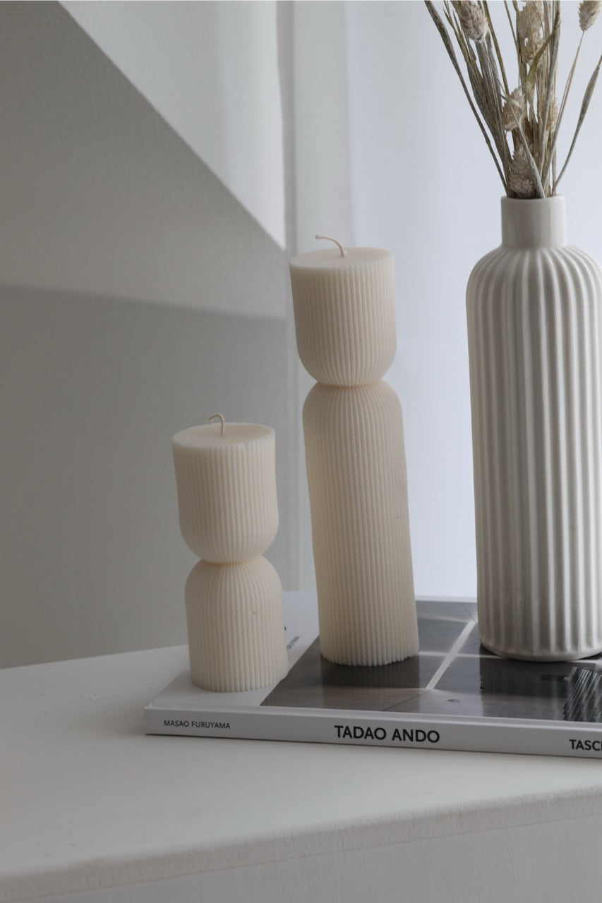 Kerze „Minimalistische Säule“ – handgegossen aus Rapswachs, schlicht & zeitlos