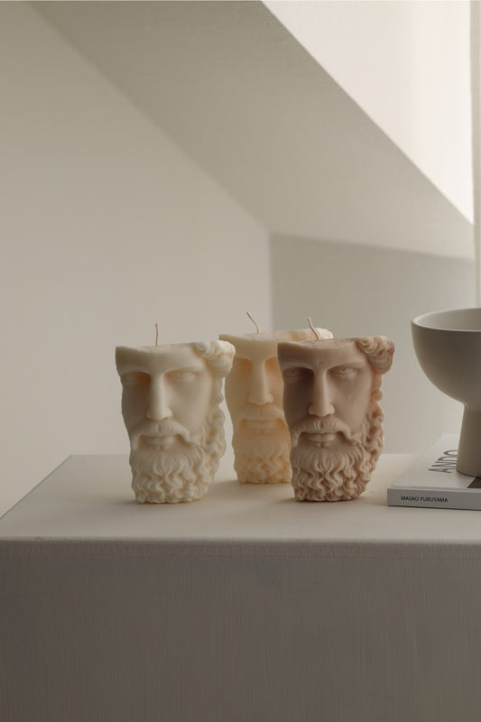 Kerze „Zeus“ – handgegossen aus Rapswachs, majestätisch & kunstvoll