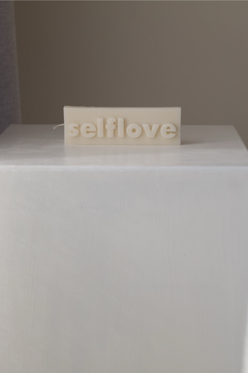 Kerze „Selflove“ – handgegossen aus Rapswachs, inspirierend & dekorativ