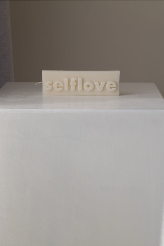 Kerze „Selflove“ – handgegossen aus Rapswachs, inspirierend & dekorativ