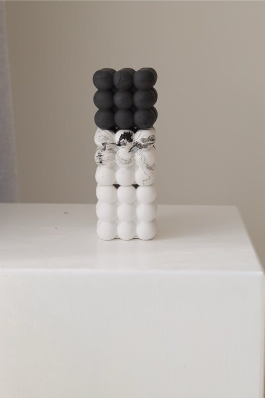 Bubble-Form aus Raysin – minimalistisches Designobjekt