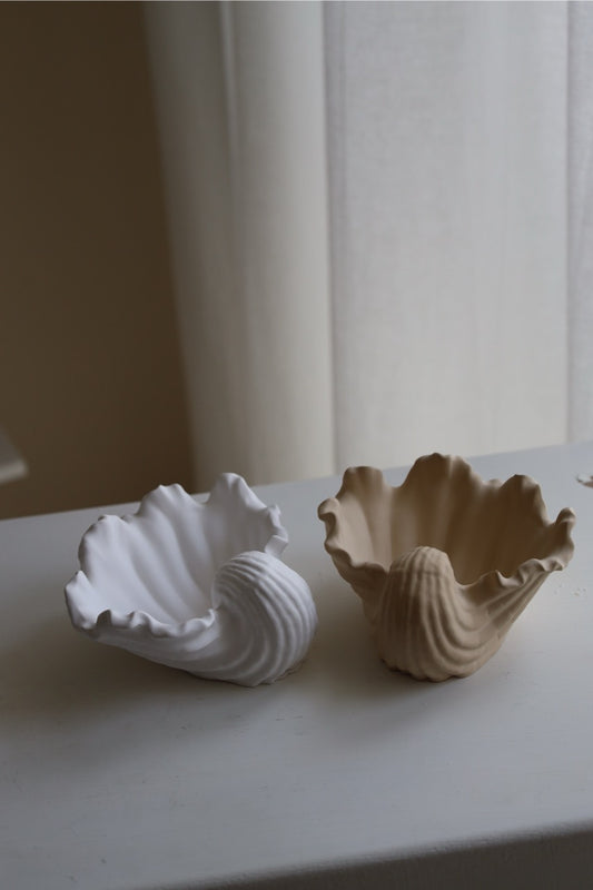 Deko-Schale „Wellenmuschel“ – handgemacht aus Raysin, maritimes Design