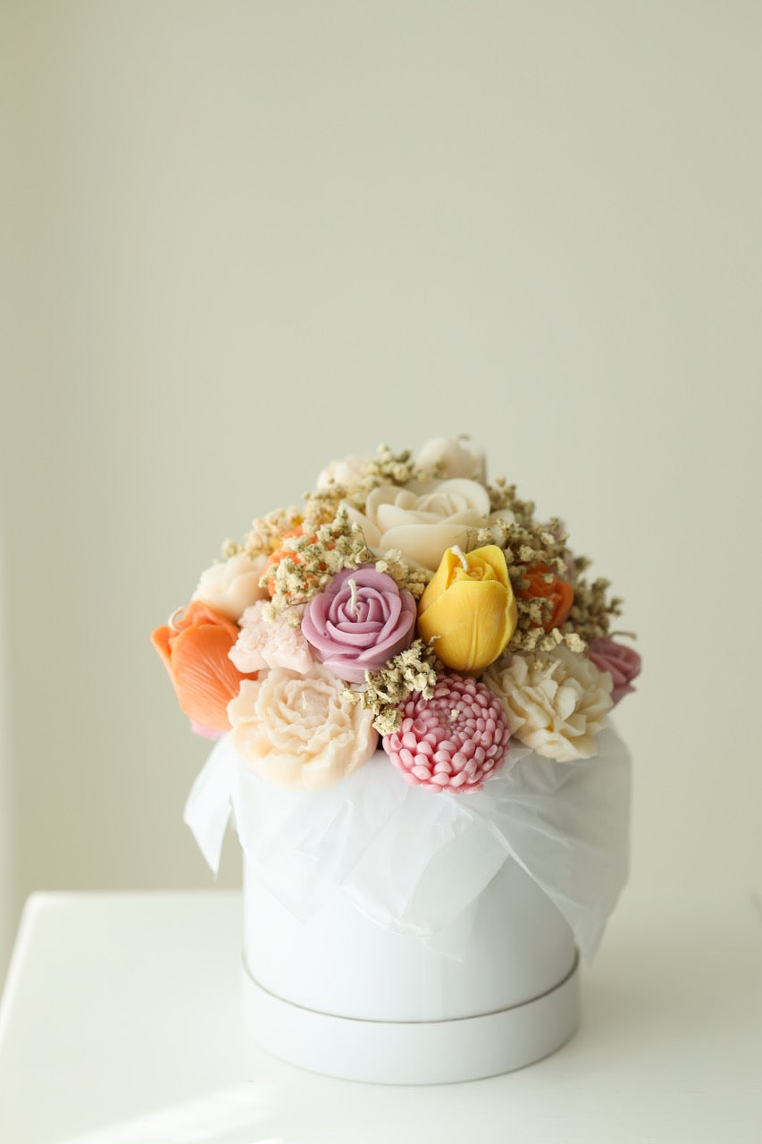 Kerzenstrauß "Bonbon Floral" handgegossen aus Rapswachs