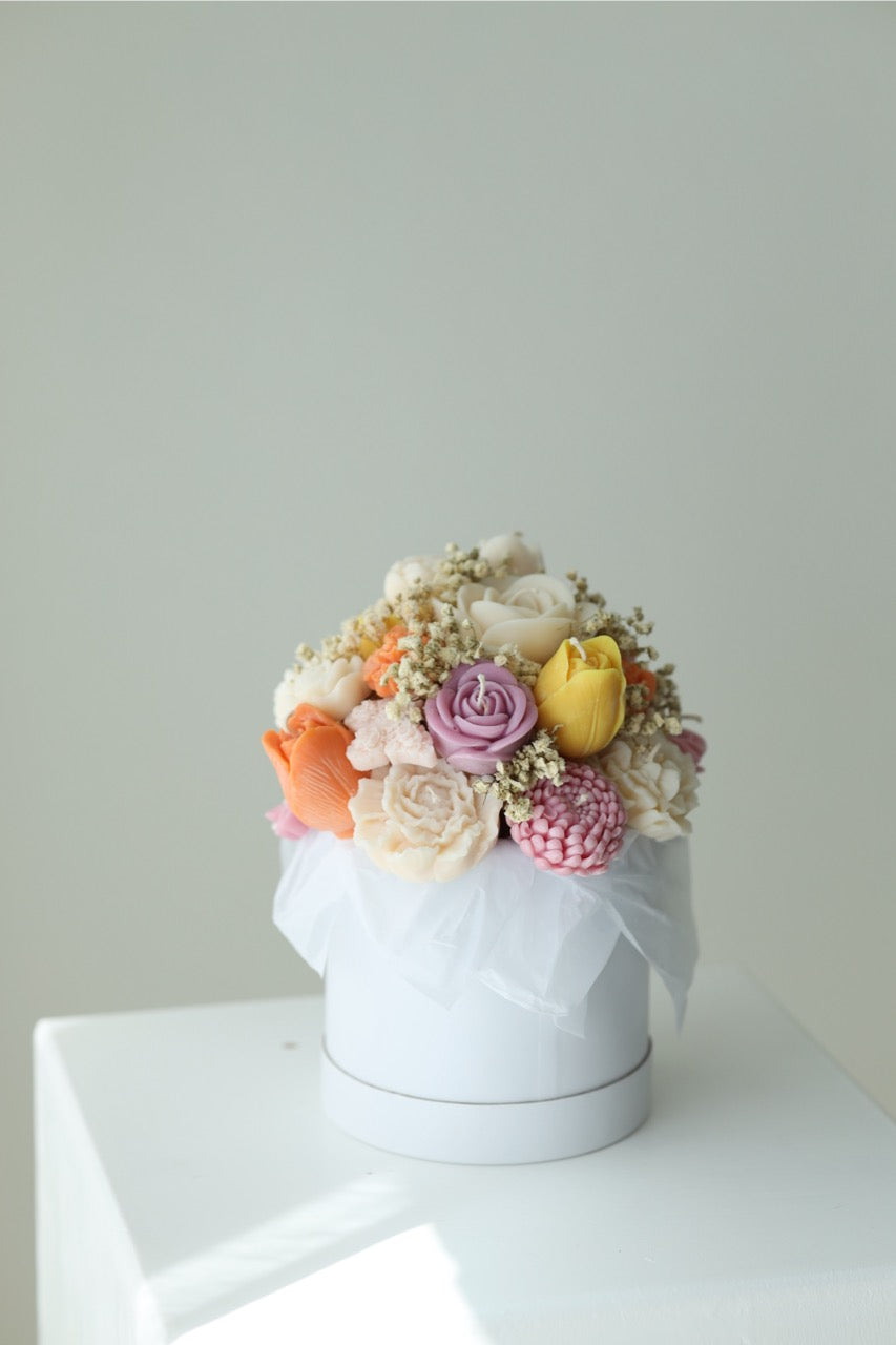 Kerzenstrauß "Bonbon Floral" handgegossen aus Rapswachs