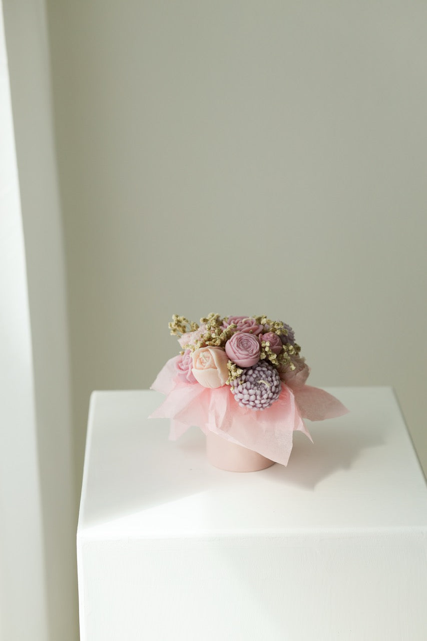 Kerzenstrauß "petite fleur rose" handgegossen aus Rapswachs