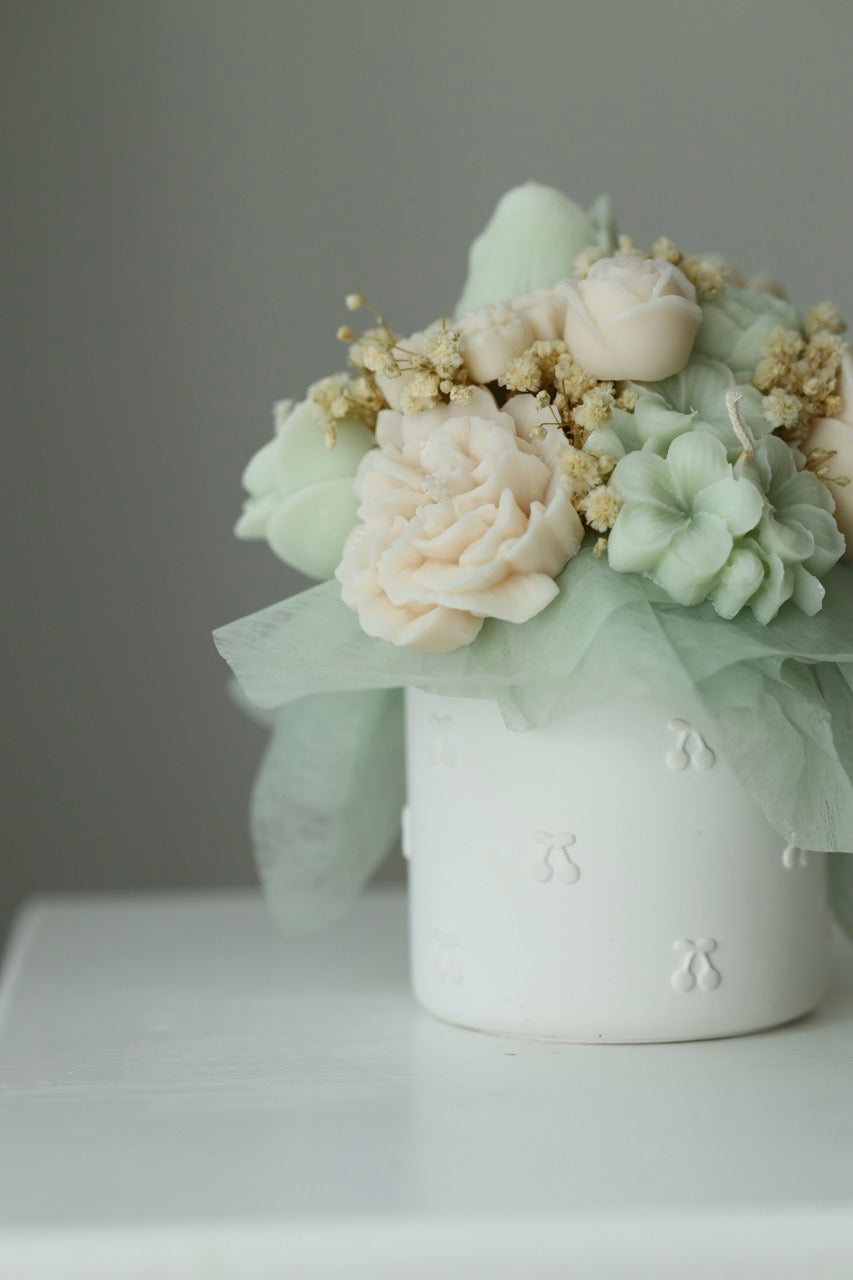 Kerzenstrauß "petit chérie" handgegossen aus Rapswachs