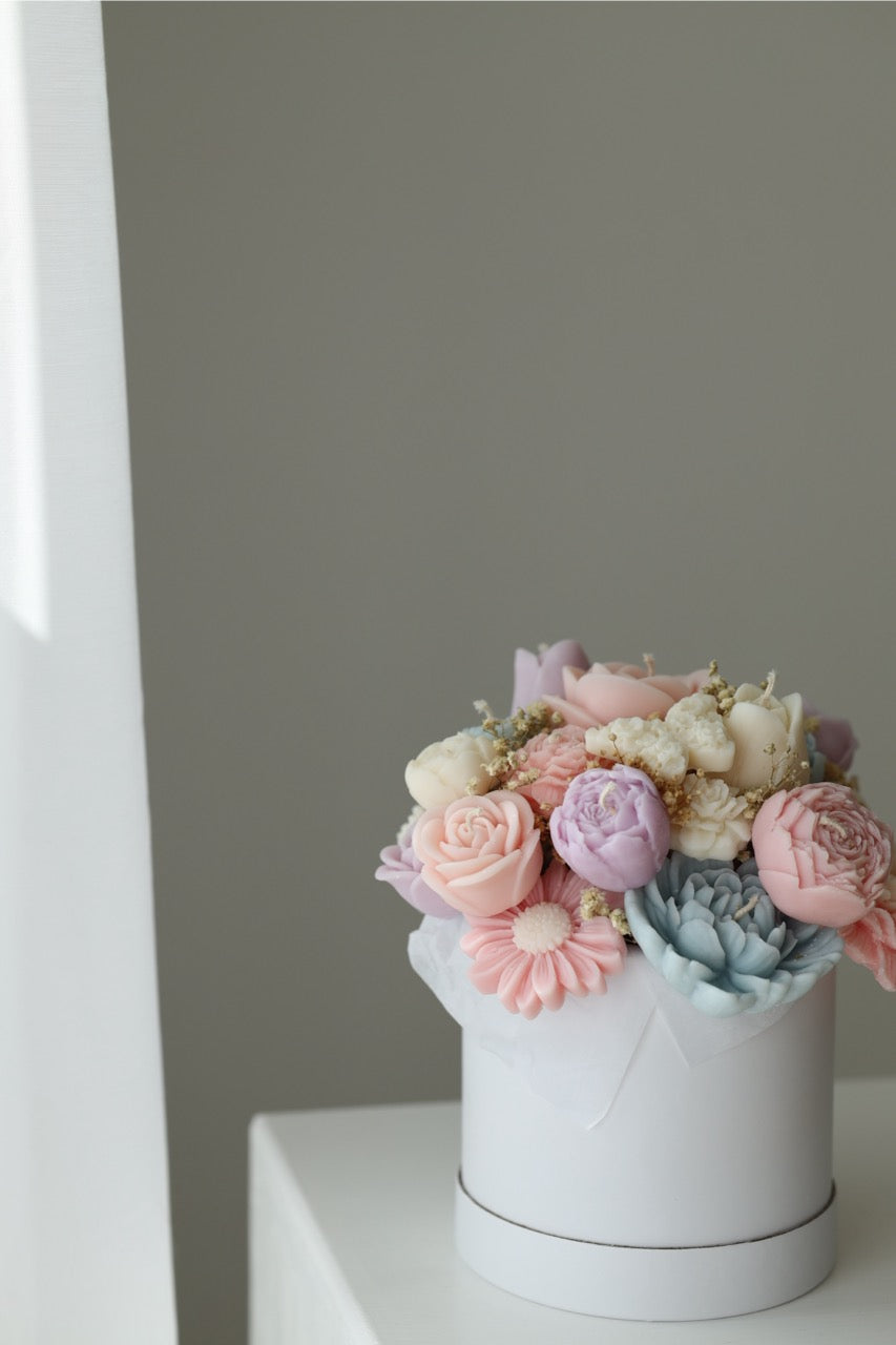 Kerzenstrauß "Pastel Bloom" handgegossen aus Rapswachs