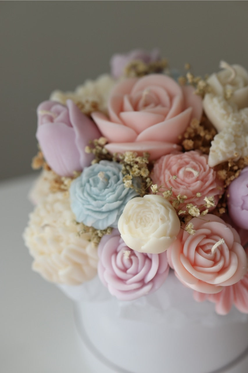 Kerzenstrauß "Pastel Bloom" handgegossen aus Rapswachs
