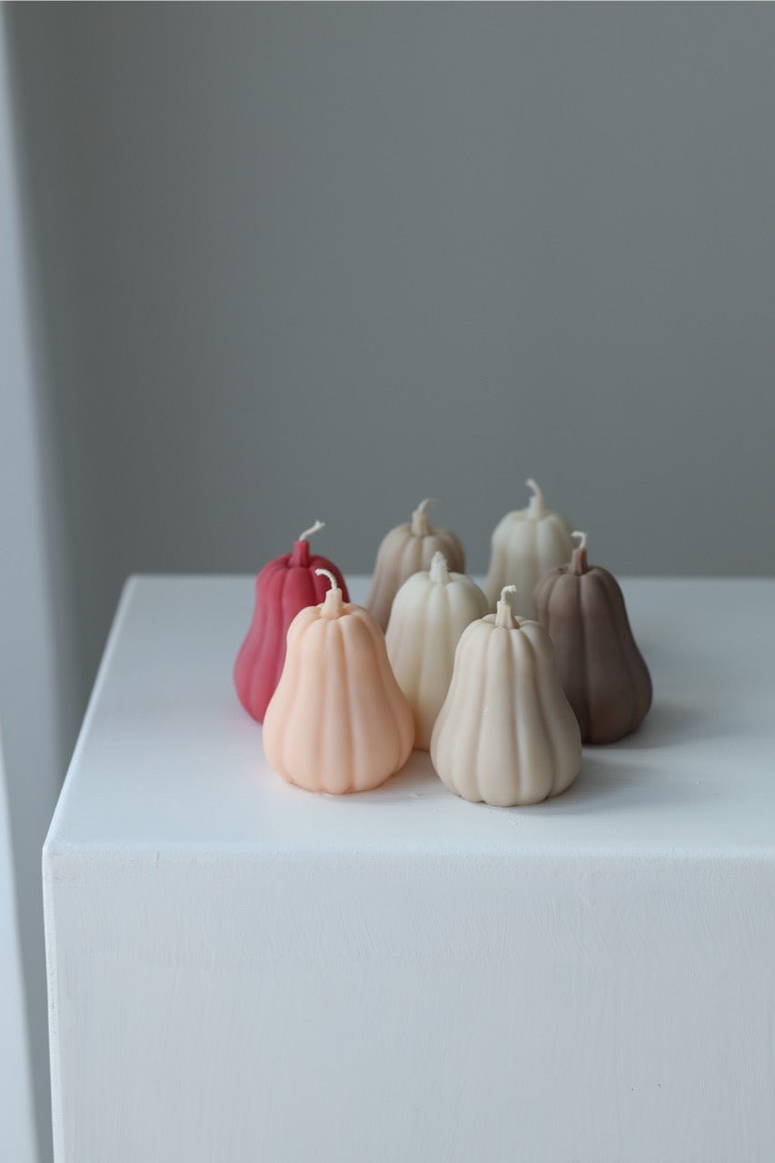 Kerze „Butternut“ – handgegossen aus Rapswachs, liebevoll & minimalistisch