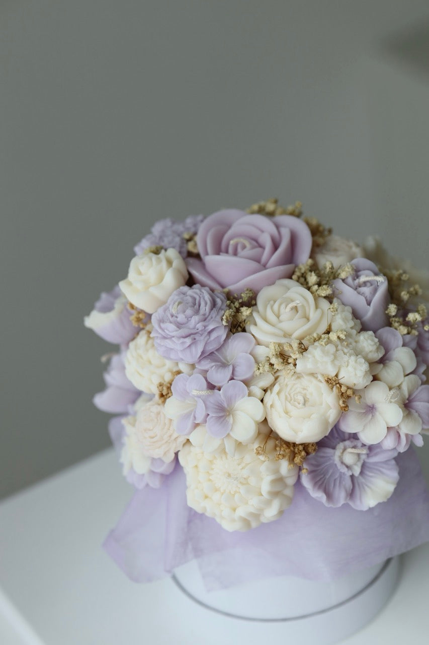 Kerzenstrauß "Lavender Haze" handgegossen aus Rapswachs