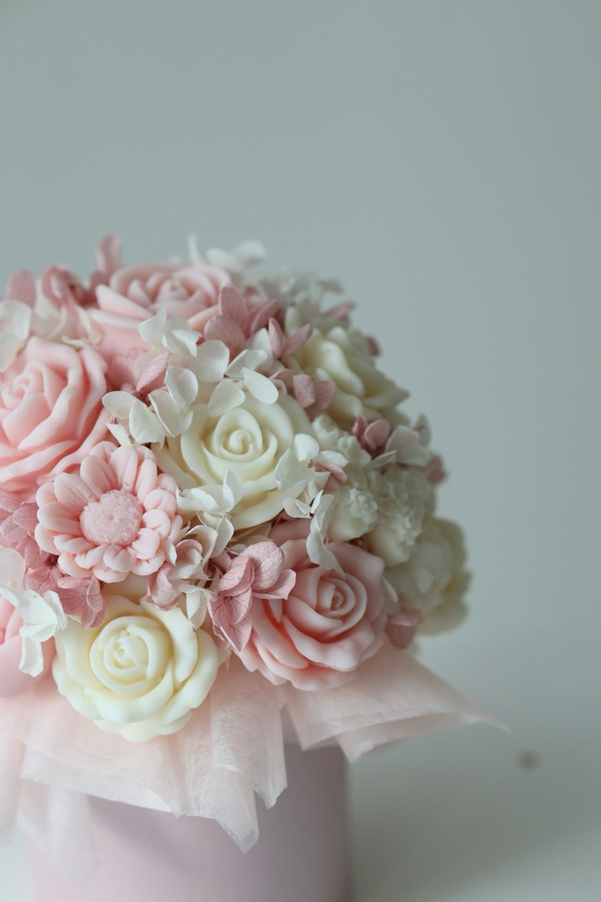 Kerzenstrauß "Princess Bloom" - handgegossen aus Rapswachs