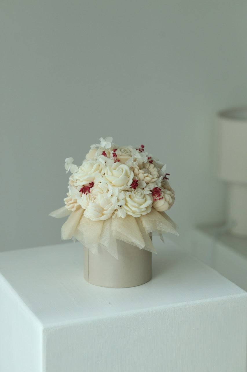 Kerzenstrauß "Creme Bloom" - handgegossen aus Rapswachs