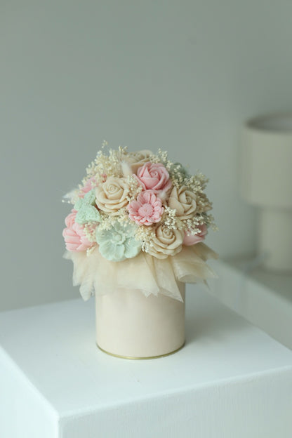 Kerzenstrauß "Minty Blossom" - handgegossen aus Rapswachs