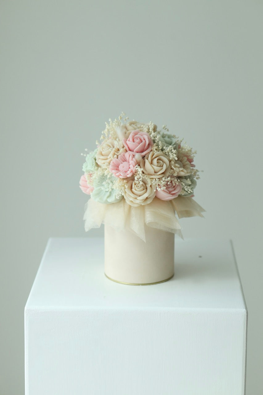 Kerzenstrauß "Minty Blossom" - handgegossen aus Rapswachs