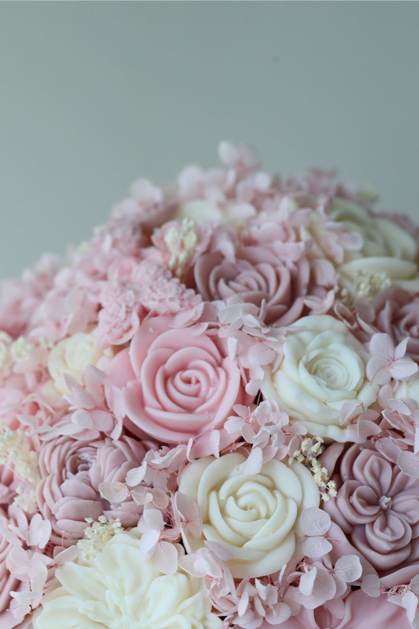 Kerzenstrauß "Signature Rosy" - handgegossen aus Rapswachs