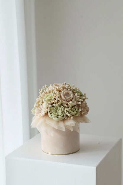 Kerzenstrauß "Matcha Bloom" - handgegossen aus Rapswachs
