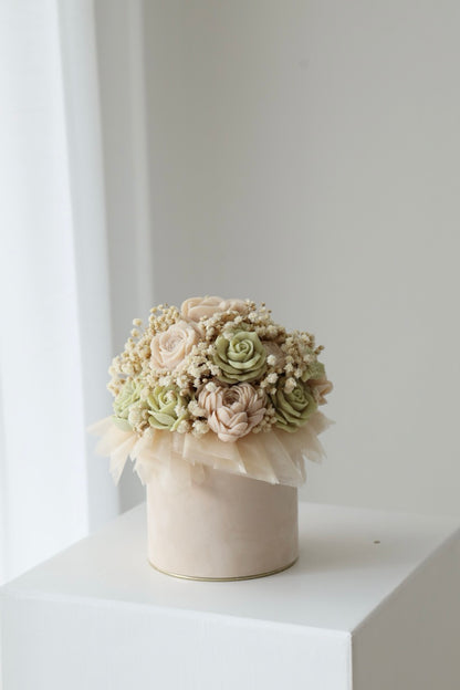 Kerzenstrauß "Matcha Bloom" - handgegossen aus Rapswachs