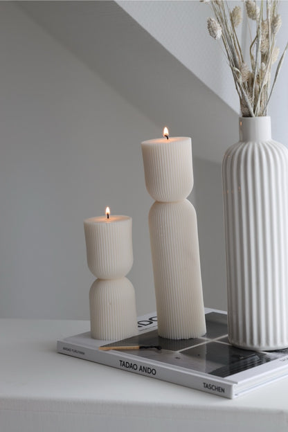 Kerze „Minimalistische Säule“ – handgegossen aus Rapswachs, schlicht & zeitlos