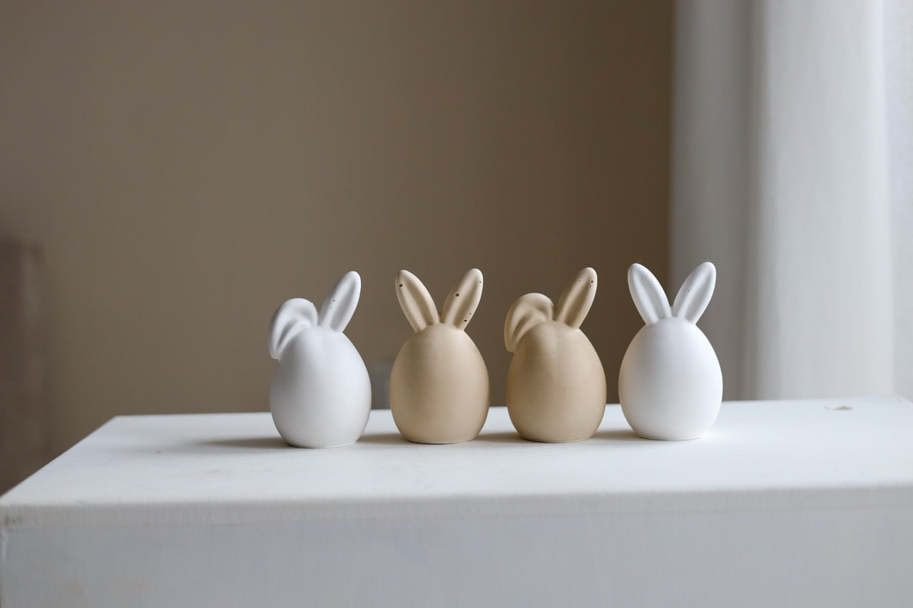 Deko-Osterhase – handgegossen aus Raysin, minimalistisch & modern