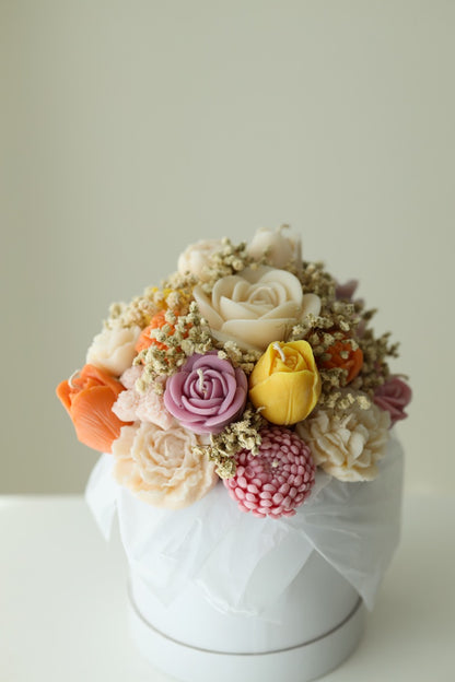 Kerzenstrauß "Bonbon Floral" handgegossen aus Rapswachs