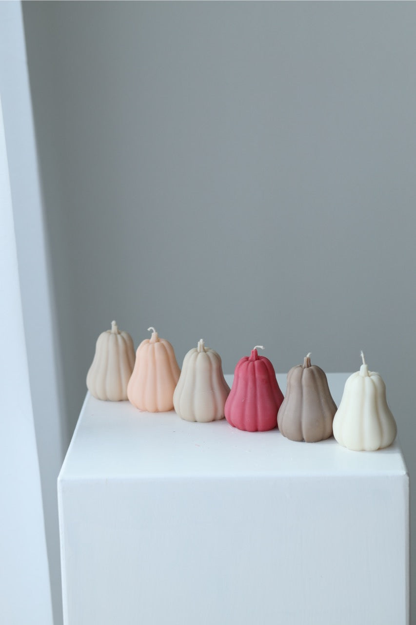 Kerze „Butternut“ – handgegossen aus Rapswachs, liebevoll & minimalistisch