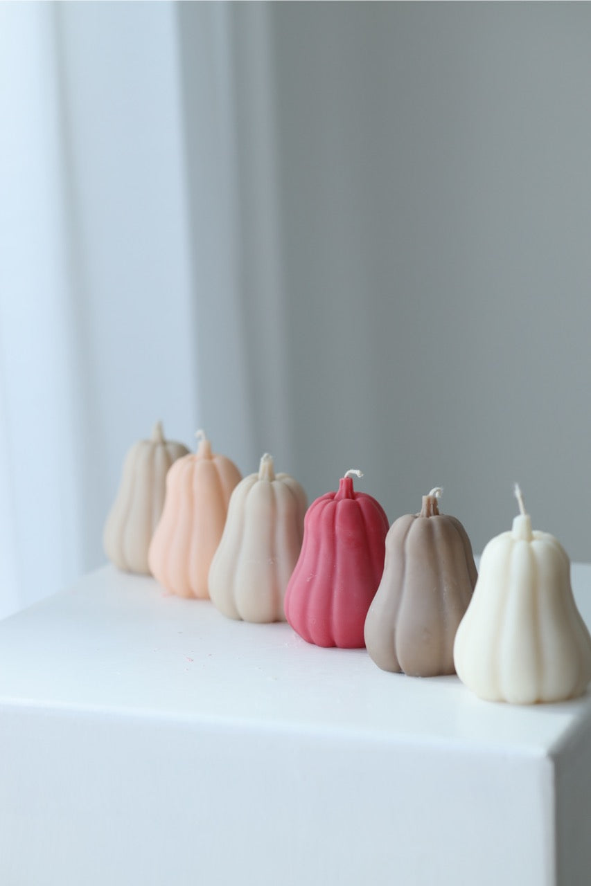 Kerze „Butternut“ – handgegossen aus Rapswachs, liebevoll & minimalistisch
