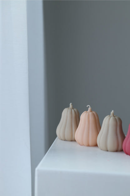 Kerze „Butternut“ – handgegossen aus Rapswachs, liebevoll & minimalistisch