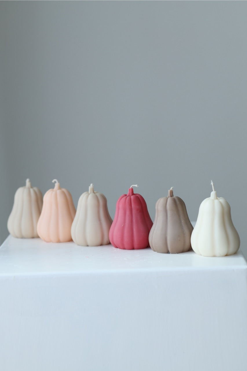 Kerze „Butternut“ – handgegossen aus Rapswachs, liebevoll & minimalistisch