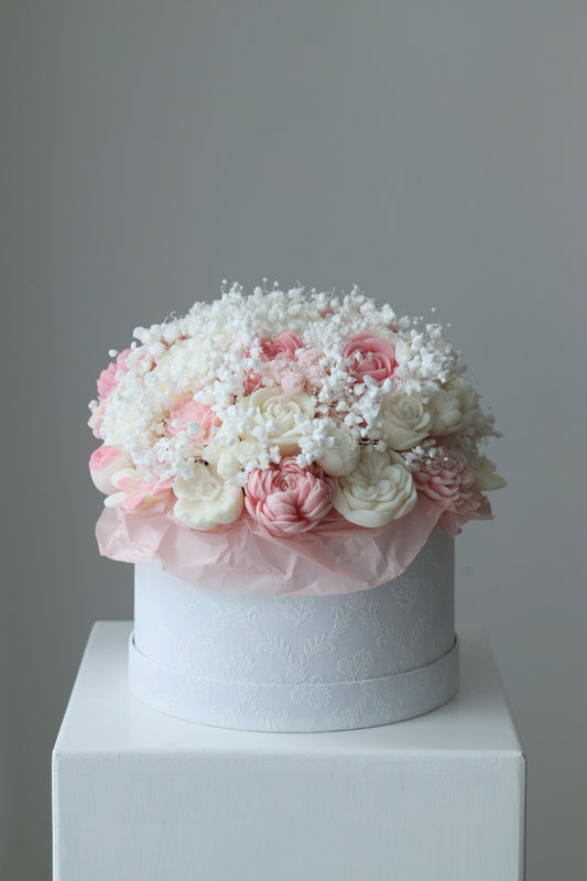 Kerzenstrauß "Signature Bloom" - handgegossen aus Rapswachs