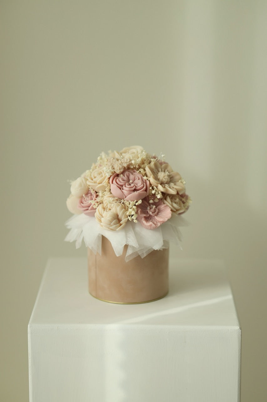 Kerzenstrauß "Blush Harmony" - handgegossen aus Rapswachs