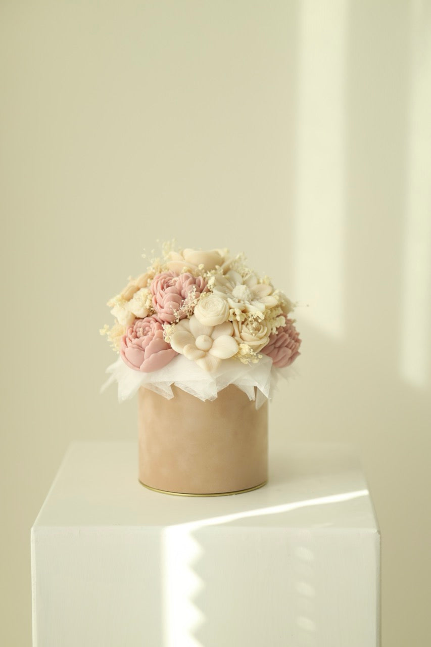 Kerzenstrauß "Blush Harmony" - handgegossen aus Rapswachs