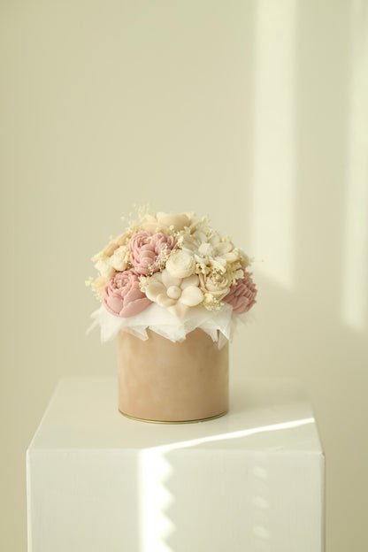 Kerzenstrauß "Blush Harmony" - handgegossen aus Rapswachs