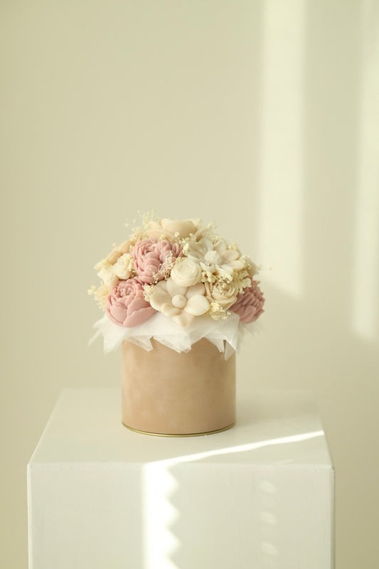 Kerzenstrauß "Blush Harmony" - handgegossen aus Rapswachs
