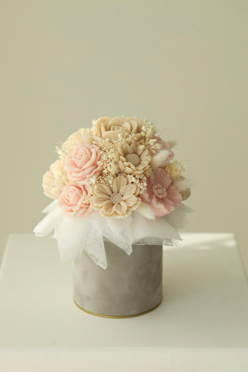 Kerzenstrauß "Grace Bloom" - handgegossen aus Rapswachs