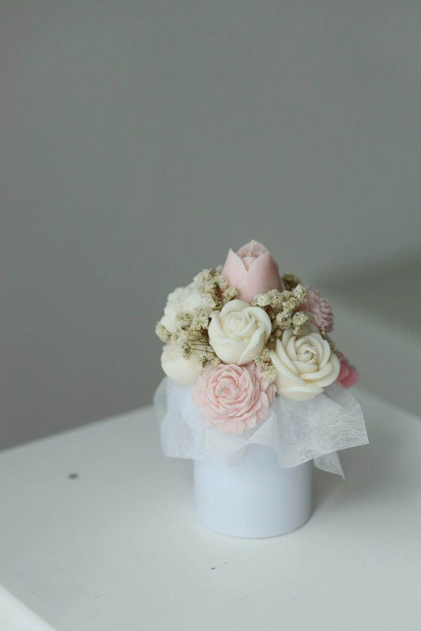 Kerzenstrauß "petite fleur" handgegossen aus Rapswachs