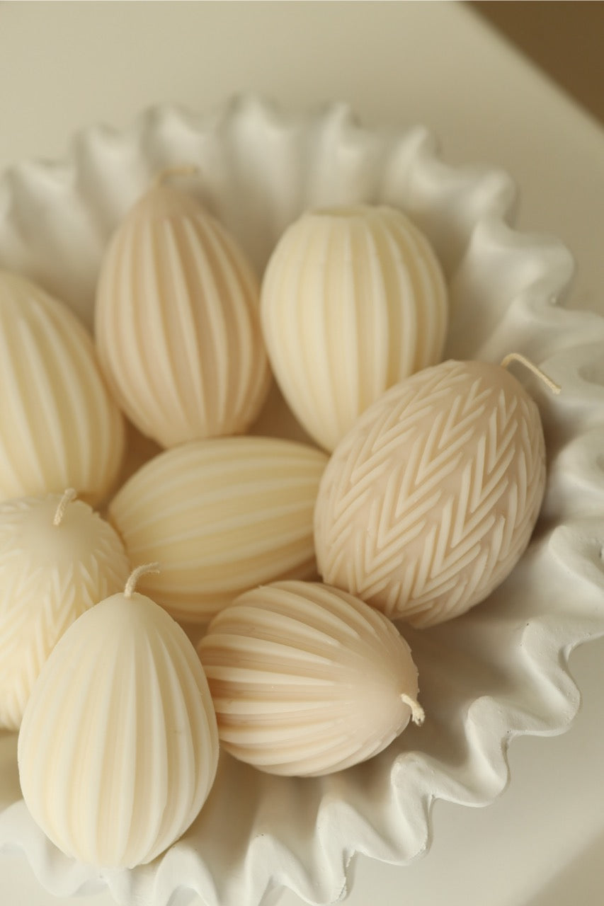 Kerze "Osterei classic" - handgegossen aus Rapswachs