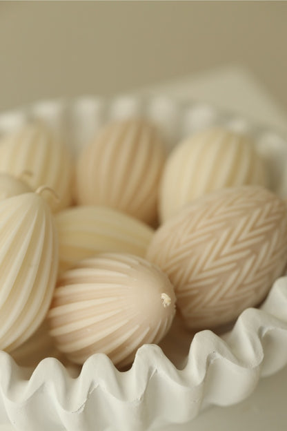Kerze "Osterei classic" - handgegossen aus Rapswachs