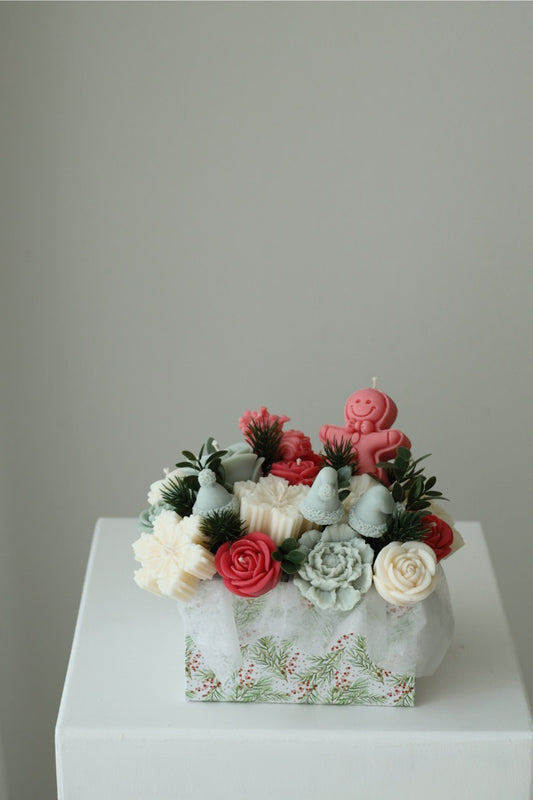 Kerzenstrauß "Santas Bloom" - handgegossen aus Rapswachs