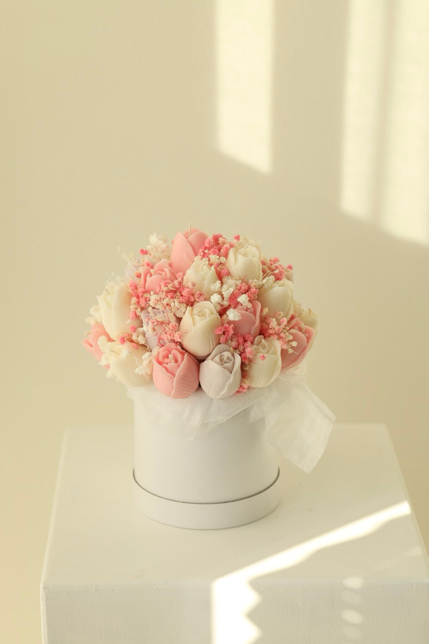 Kerzenstrauß "Powder Bloom" - handgegossen aus Rapswachs