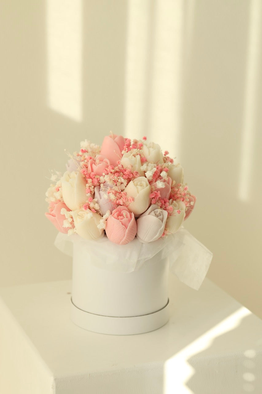 Kerzenstrauß "Powder Bloom" - handgegossen aus Rapswachs