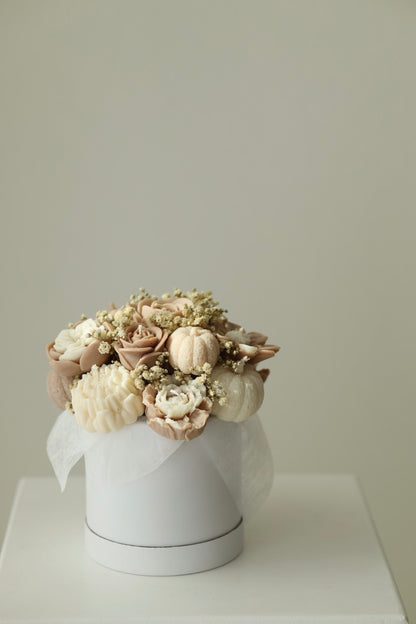 Kerzenstrauß „Autumn Bloom“ – handgegossen aus Rapswachs
