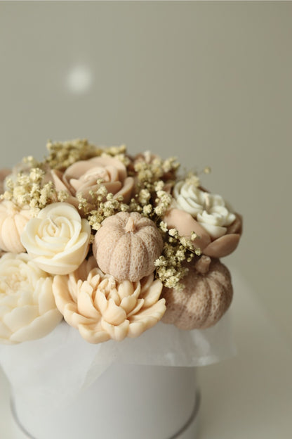 Kerzenstrauß „Autumn Bloom“ – handgegossen aus Rapswachs