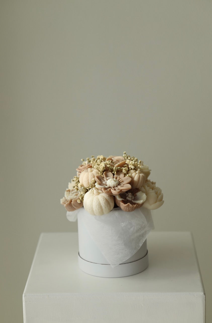 Kerzenstrauß „Autumn Bloom“ – handgegossen aus Rapswachs