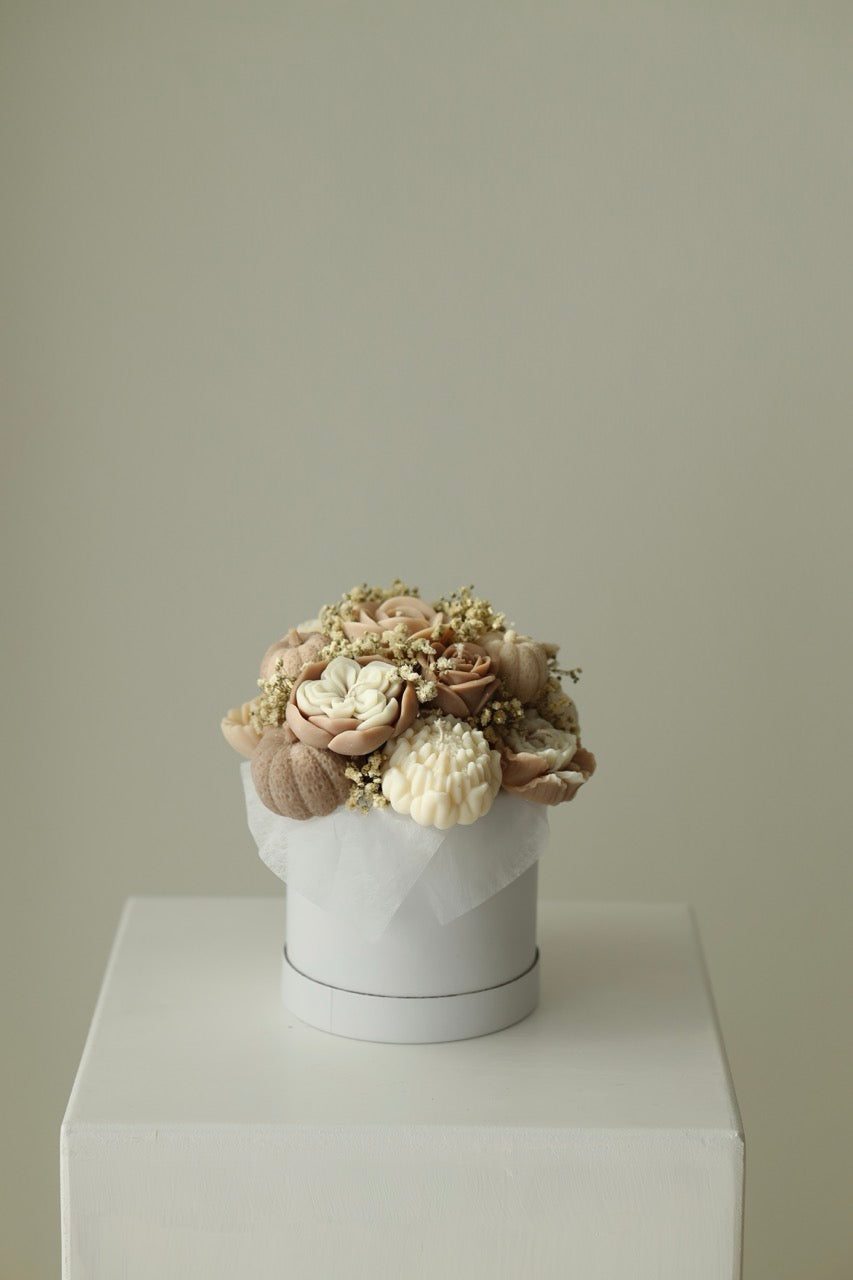 Kerzenstrauß „Autumn Bloom“ – handgegossen aus Rapswachs